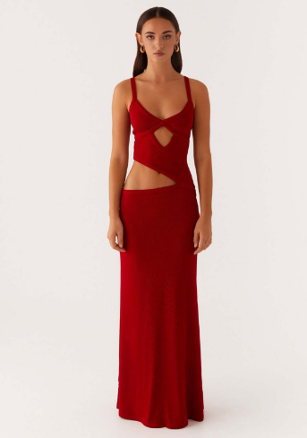 Mujer con vestido rojo