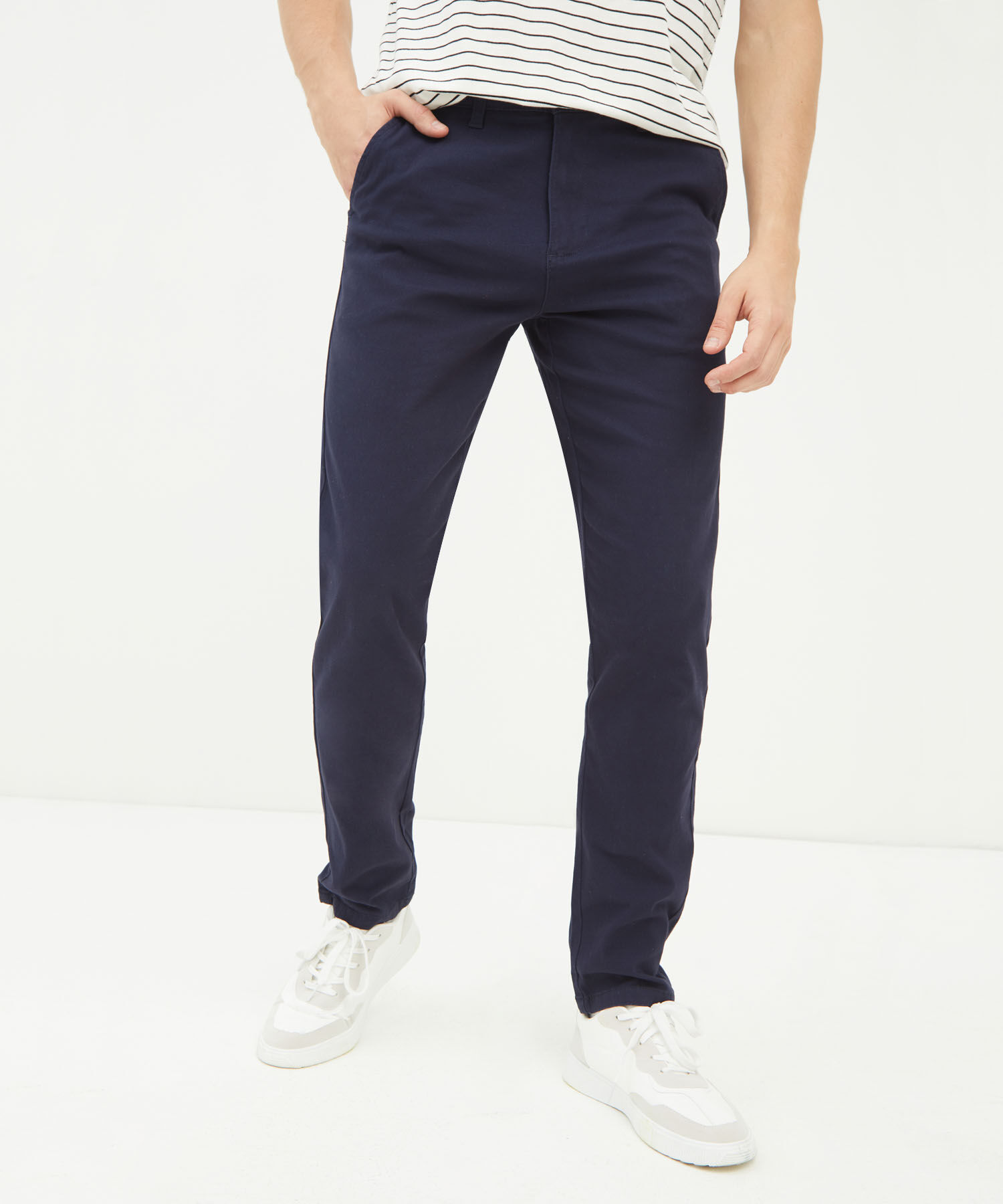 Pantalones basicos para hombre