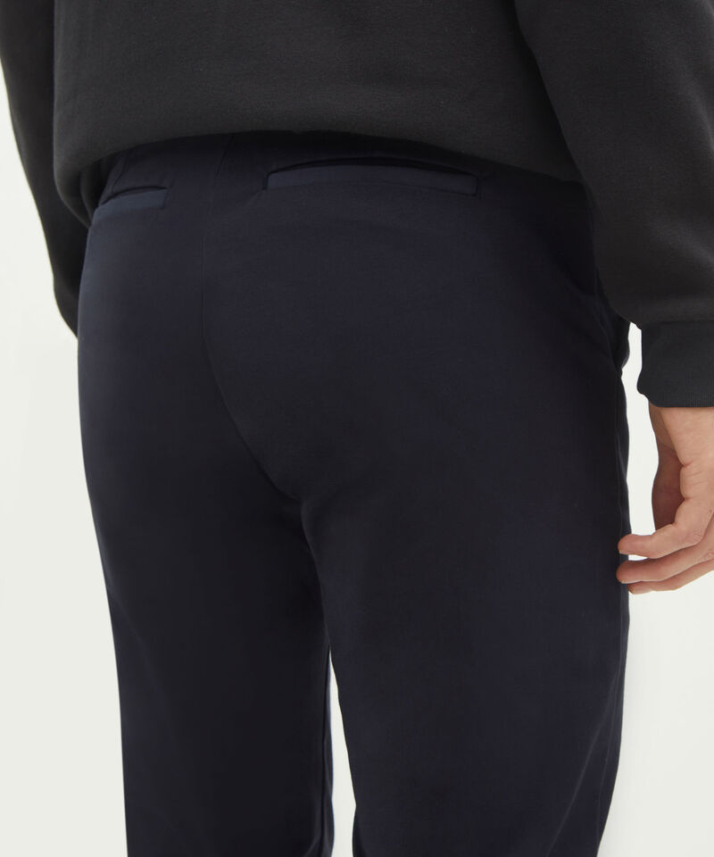 Pantalones basicos para hombre