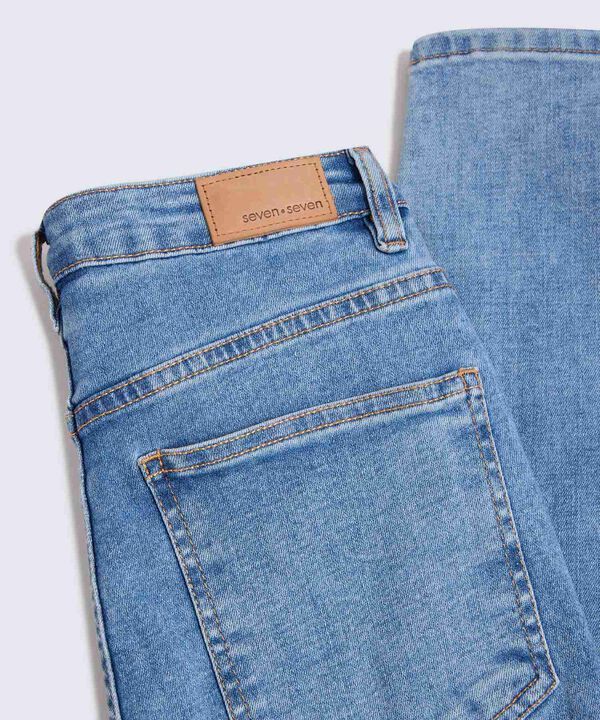 Jeans dama image number null