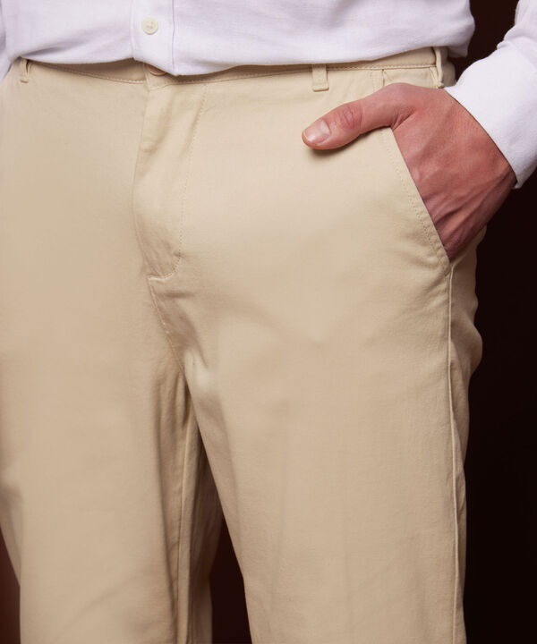 Pantalones basicos para hombre image number null