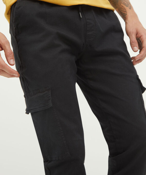 Joggers basicos para hombre image number null