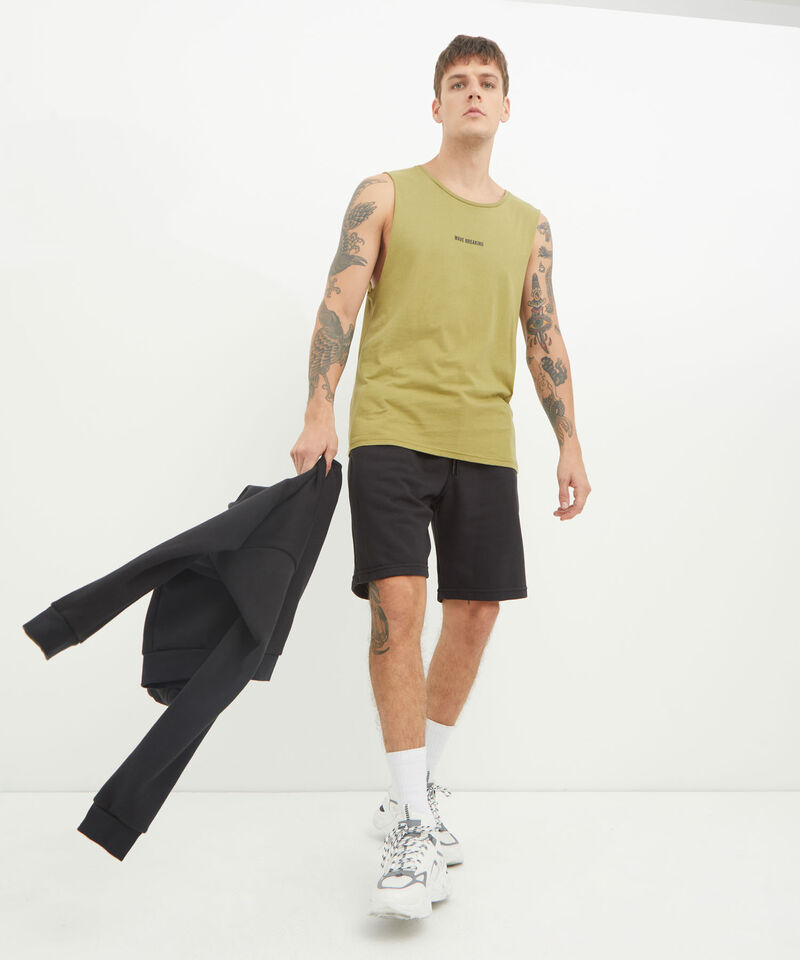 Bermudas básicas para hombre