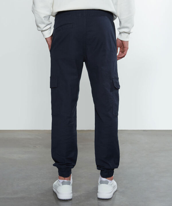 Pantalones básicos para hombre