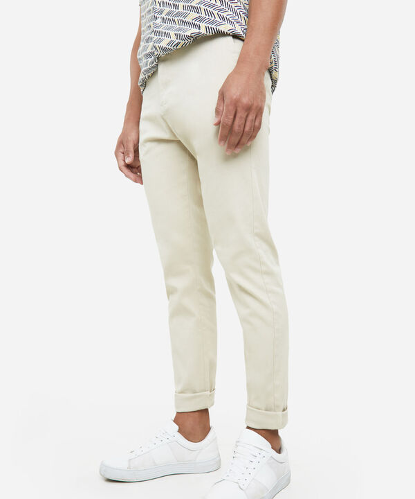 Pantalones b&aacute;sicos para hombre