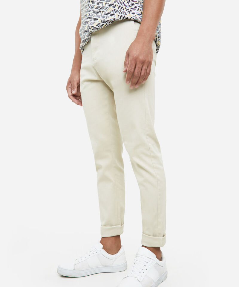 Pantalones b&aacute;sicos para hombre