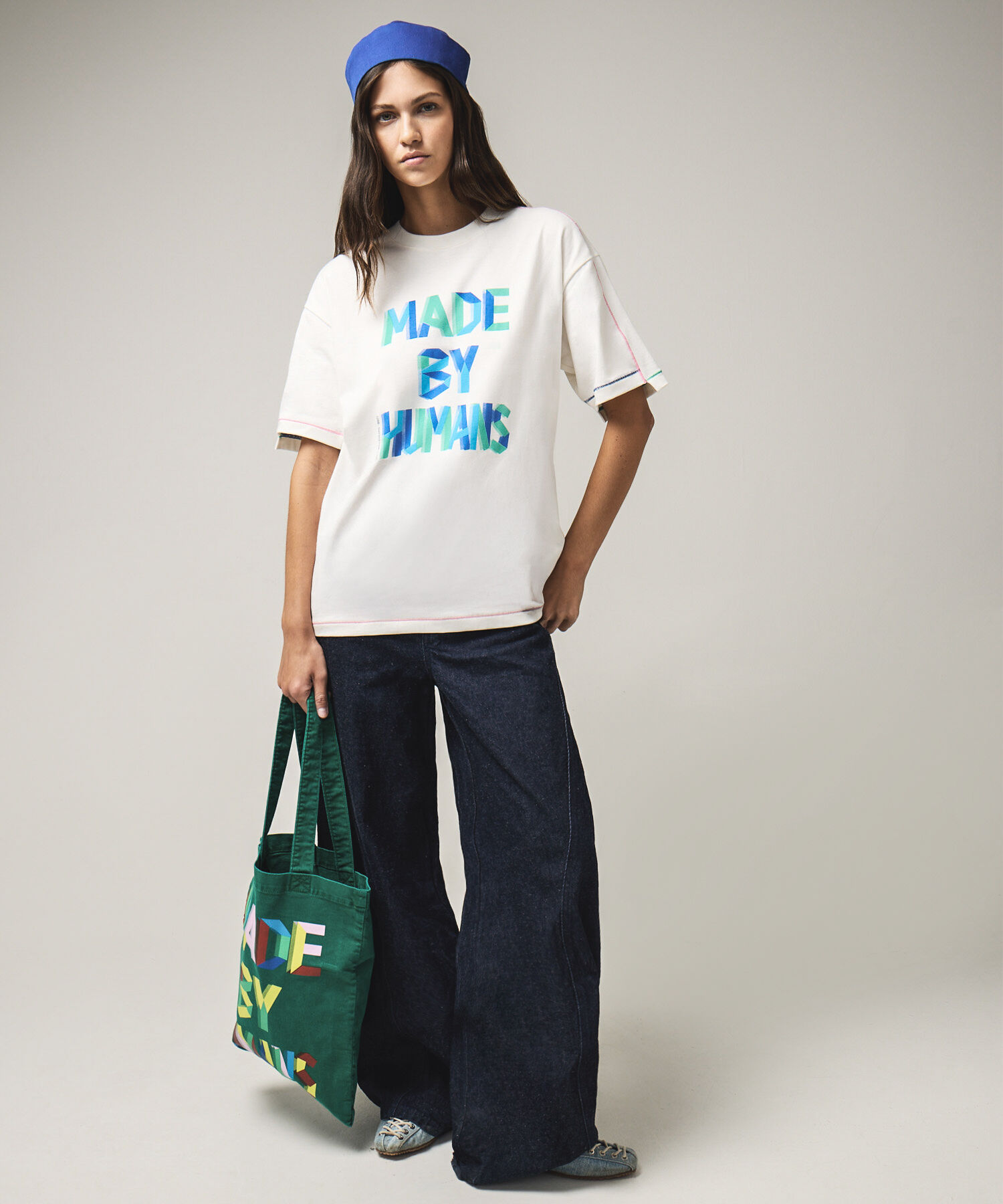 Camiseta Relaxed Made By Humans Bordada | Compra Online | SEVEN SEVEN