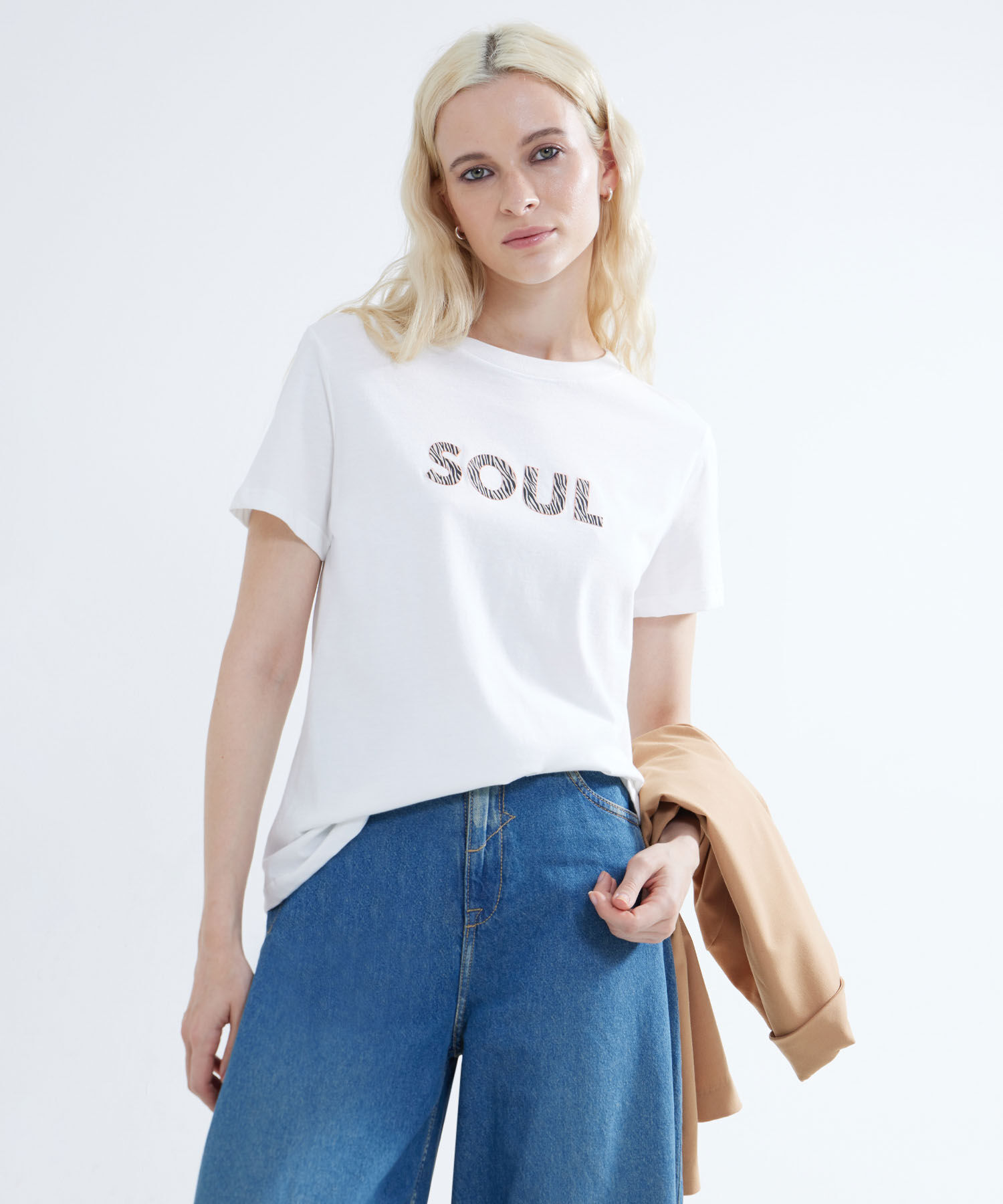 Camiseta Con Estampado En Relieve Compra Online SEVEN SEVEN