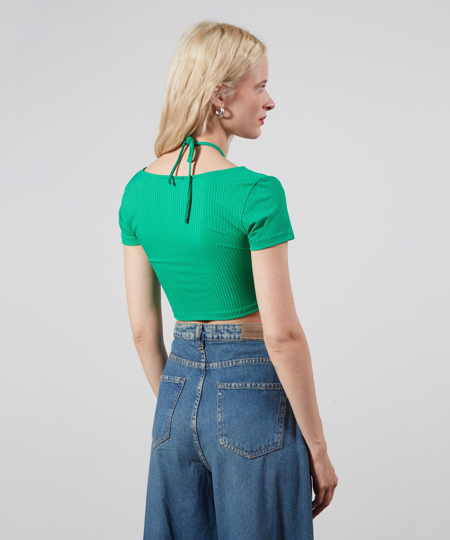 Camiseta Escotada En V Con Cut Out, Verde, hi-res