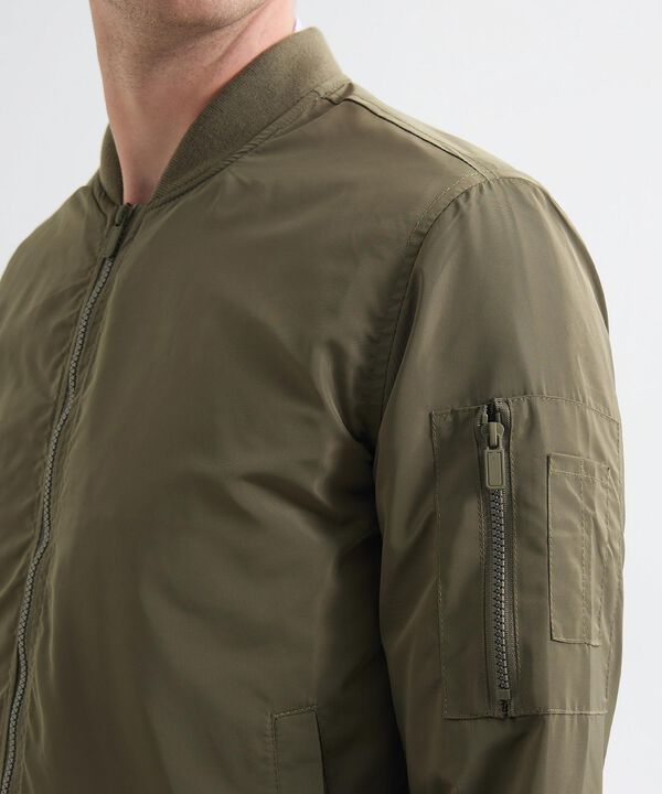 Chaquetas para hombre image number null