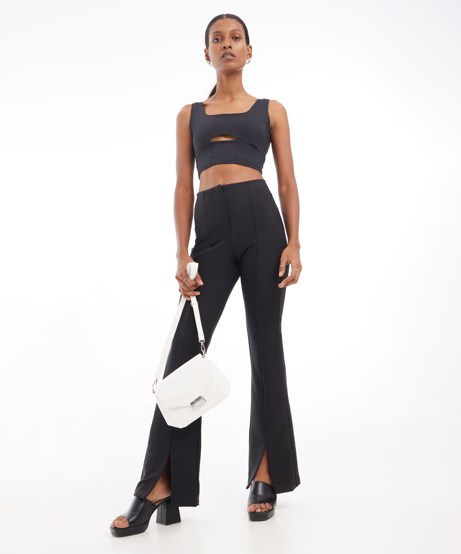 Camiseta Para Mujer Tipo Crop Manga Sisa Con Cut Out, Negro, hi-res
