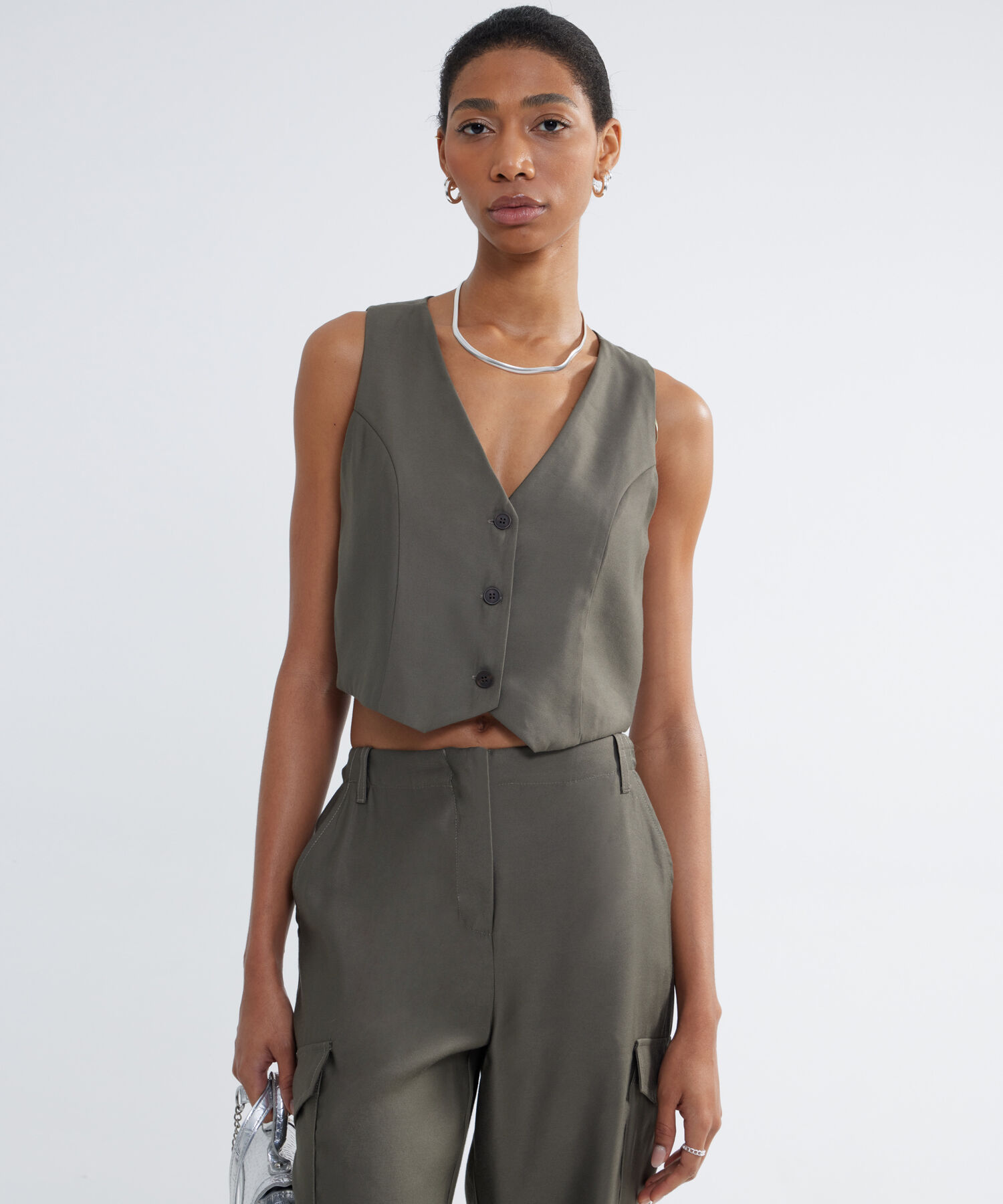 Chaleco Crop con Escote en V Compra Online SEVEN SEVEN