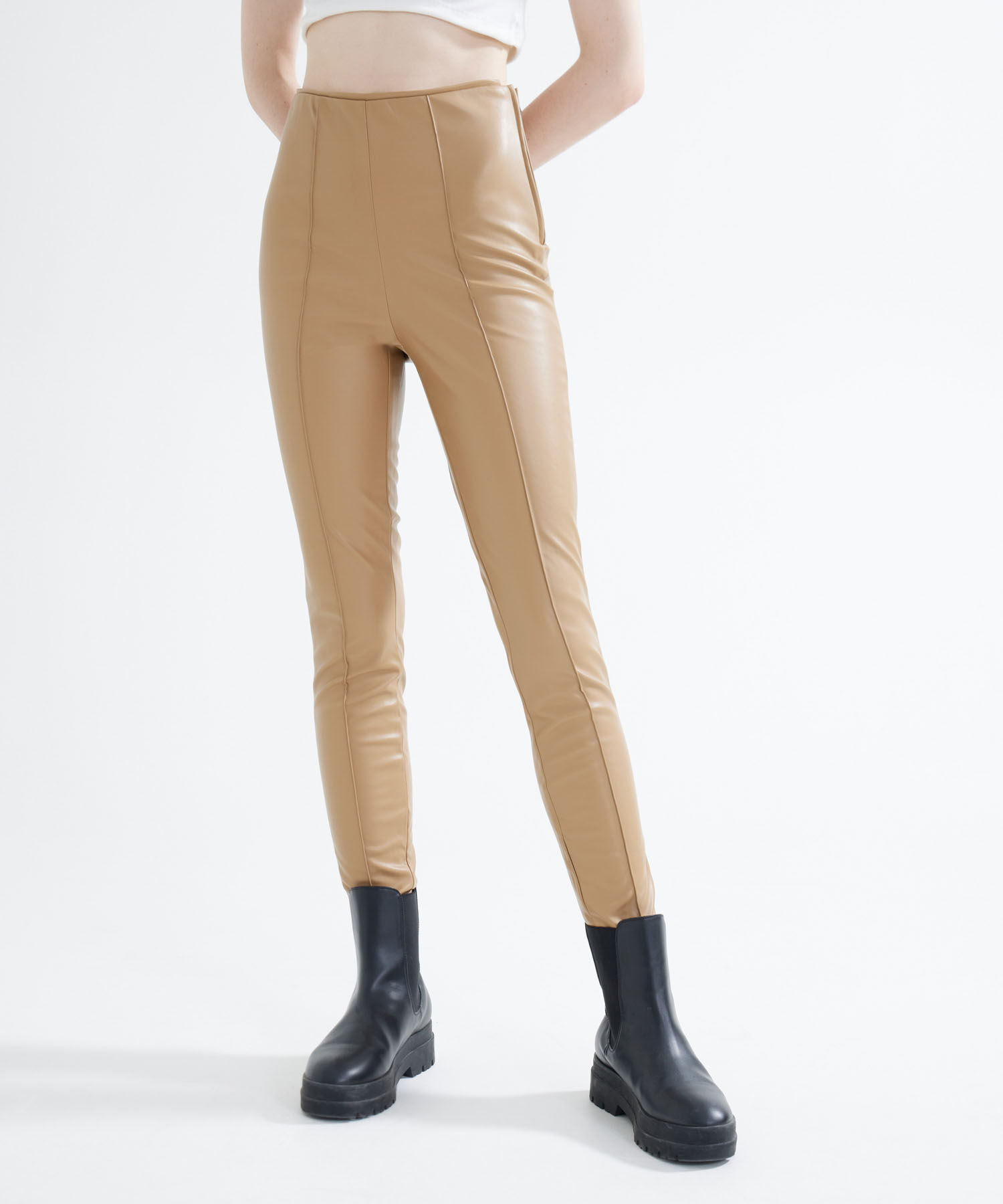 Pantalones básicos para mujer