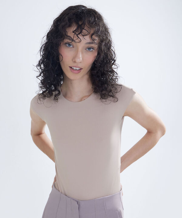 Camisetas básicas para mujer image number null