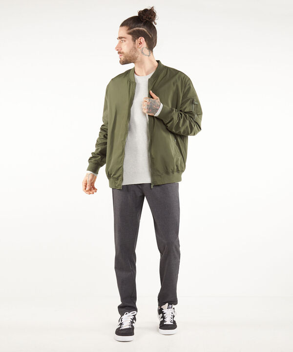 Buzos y sacos básicos para hombre  image number null