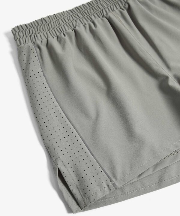 Short deportivo para mujer image number null