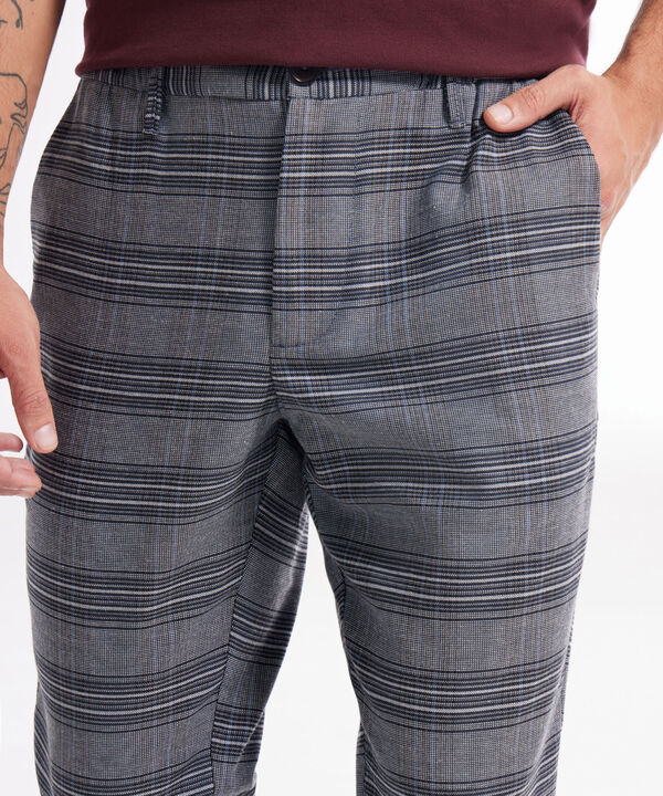 Joggers basicos para hombre image number null