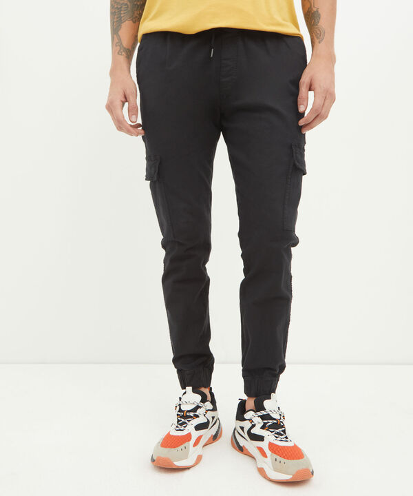 Joggers basicos para hombre image number null