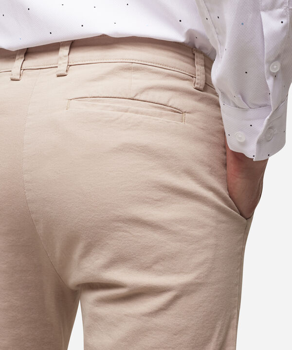 Pantalones básicos para hombre