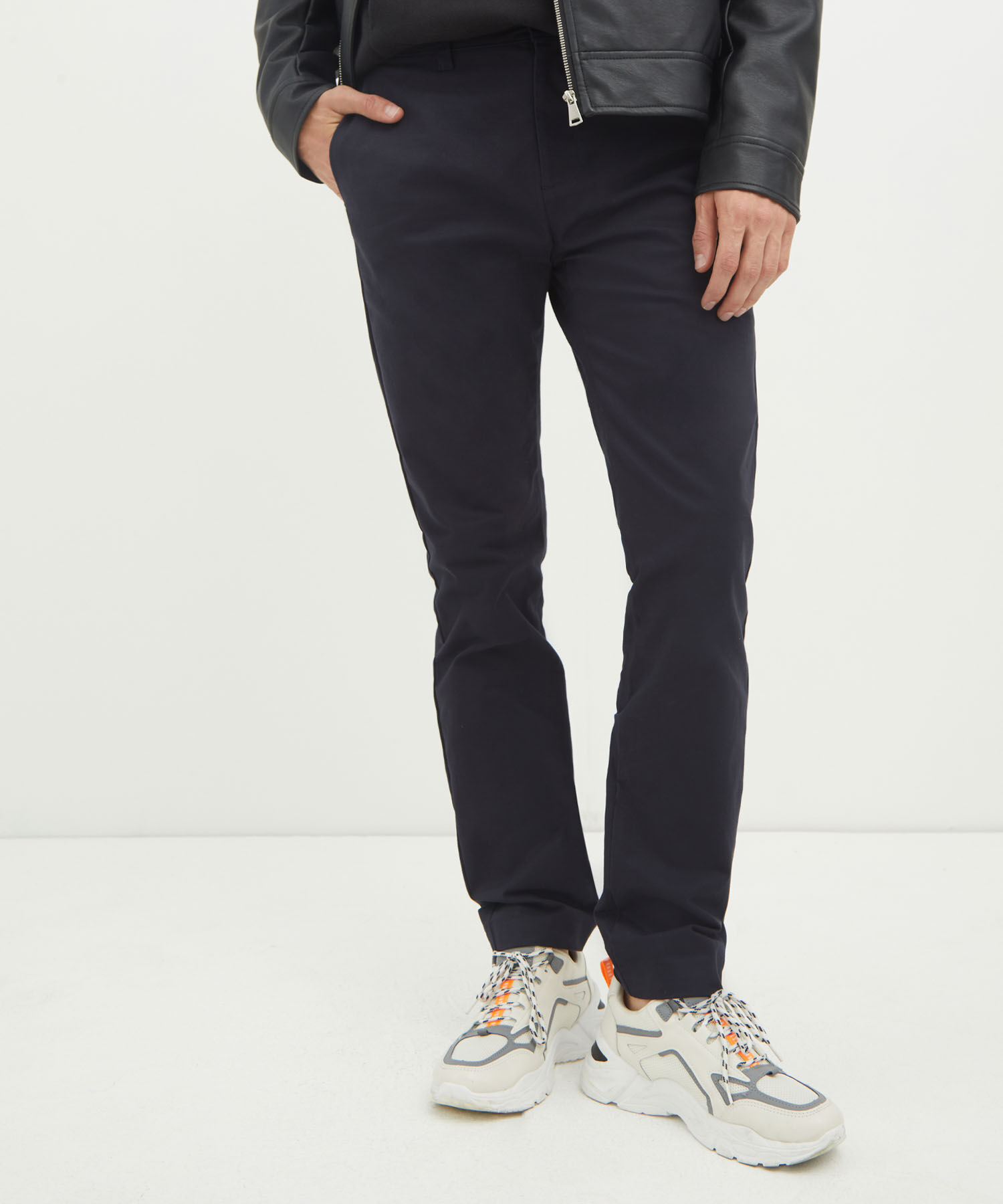 Pantalones basicos para hombre