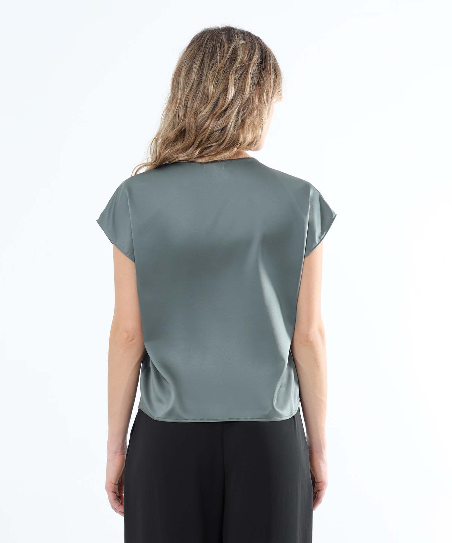 Blusa Satinada Escote en V Compra Online SEVEN SEVEN