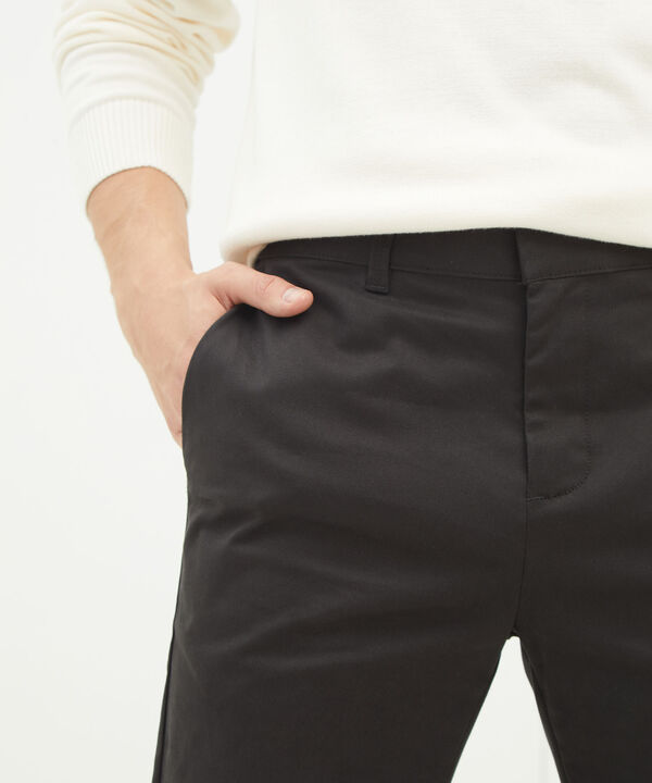 Pantalones basicos para hombre