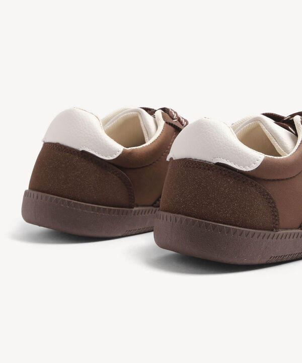 Tenis mujer image number null