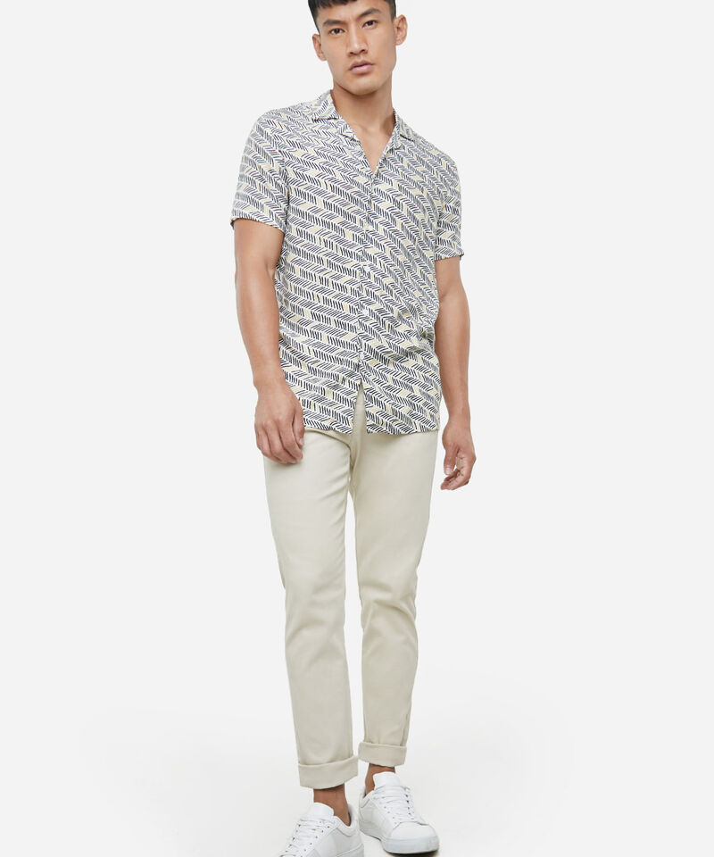 Pantalones b&aacute;sicos para hombre