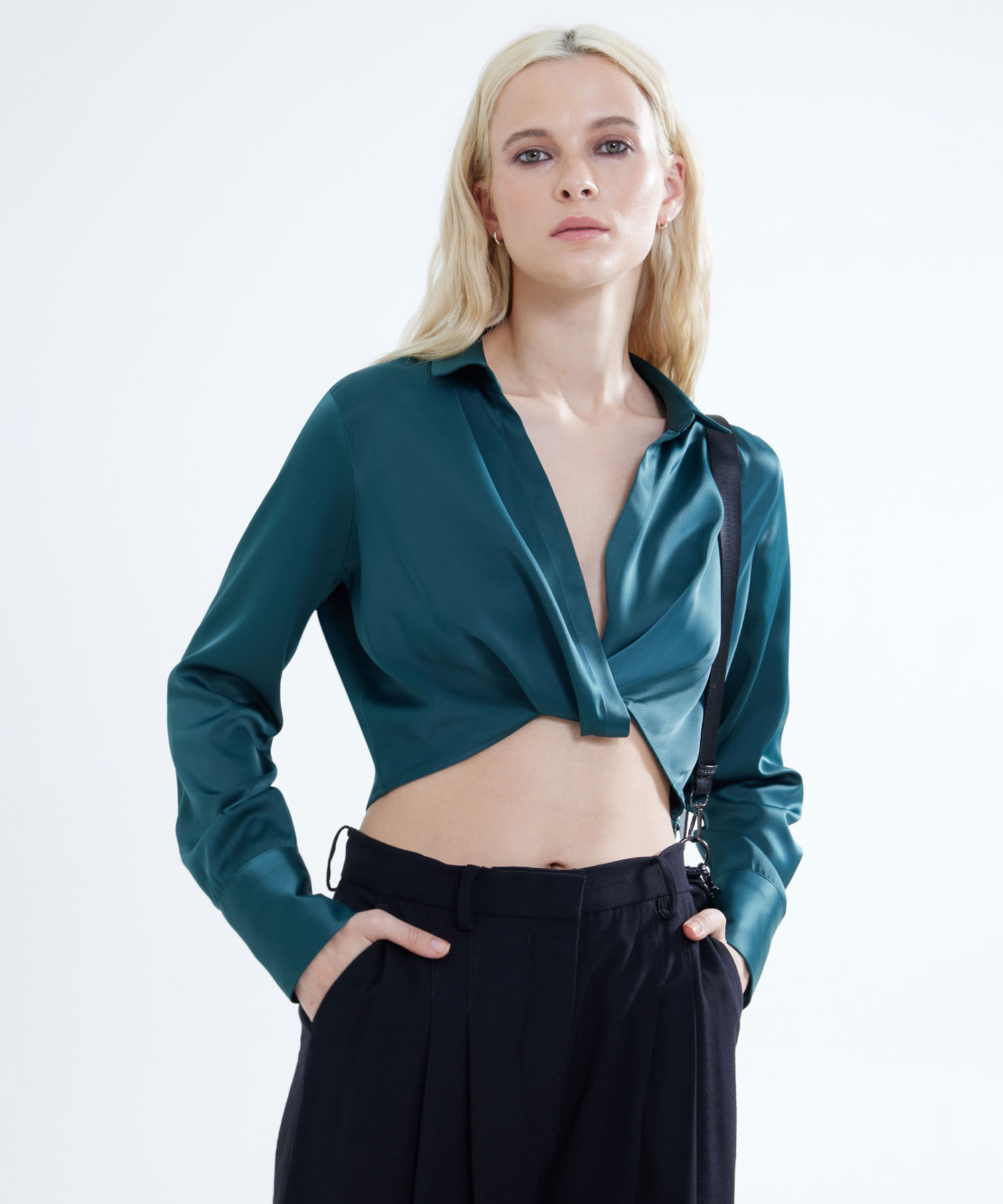 Blusa Camisera Con Escote Profundo En V Compra Online SEVEN SEVEN