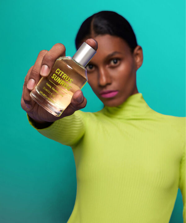 Perfumes de mujer image number null