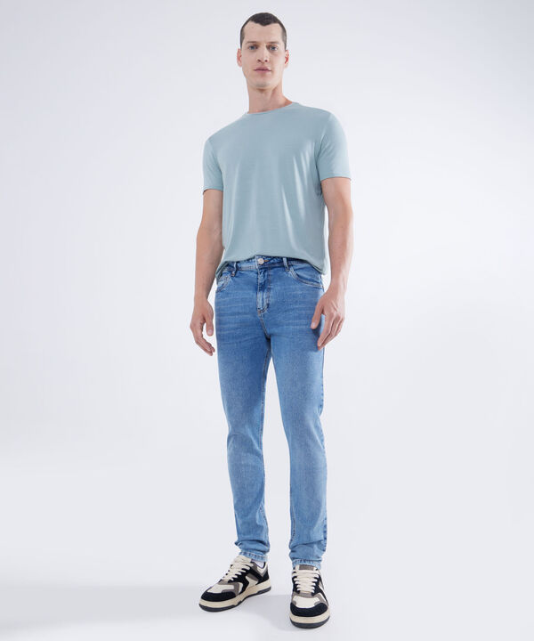 Jeans para hombre image number null
