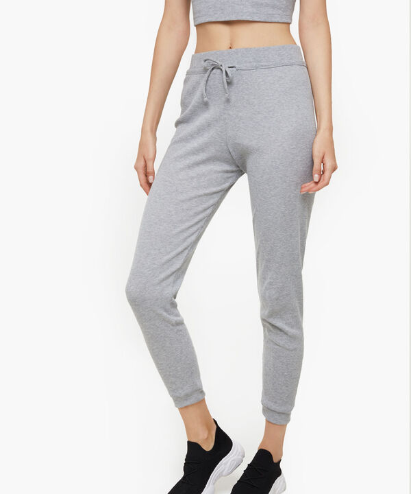 Pantalones basicos para mujer