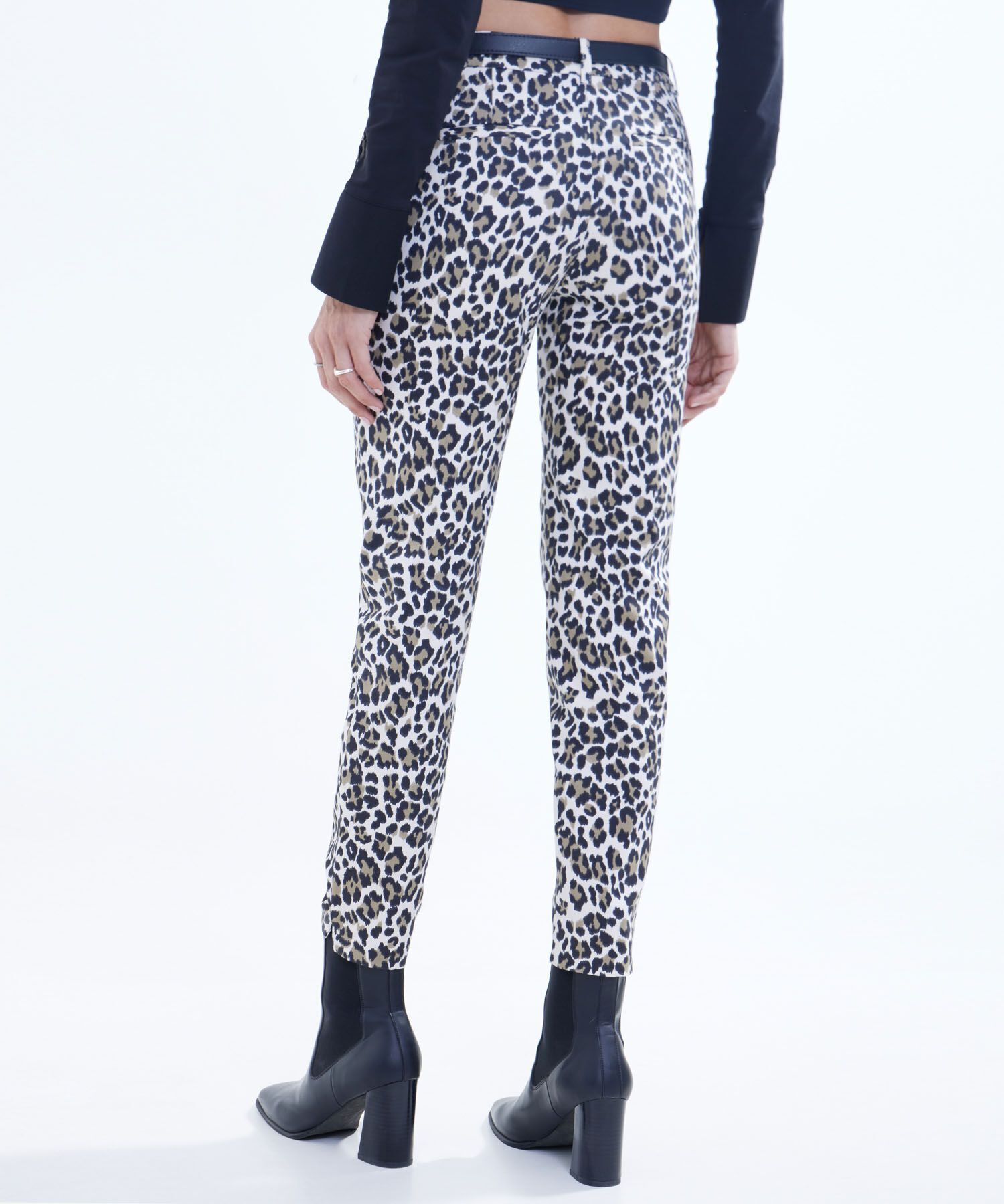 Pantalones basicos para mujer