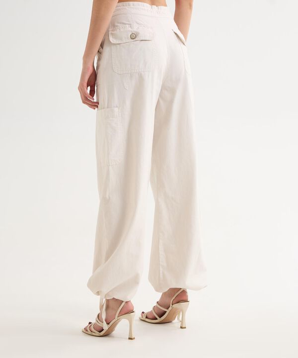 Pantalones para mujer image number null