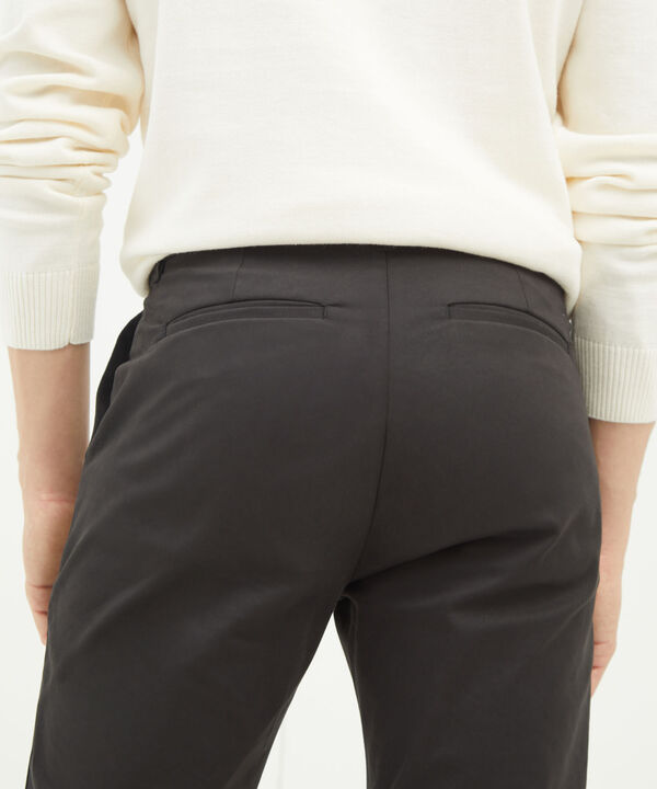 Pantalones basicos para hombre