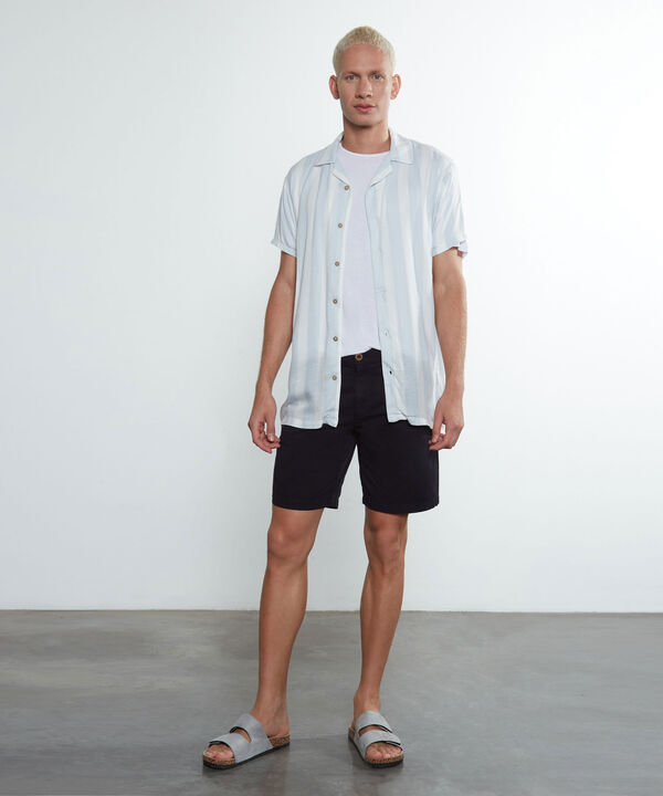 Bermudas básicas para hombre image number null