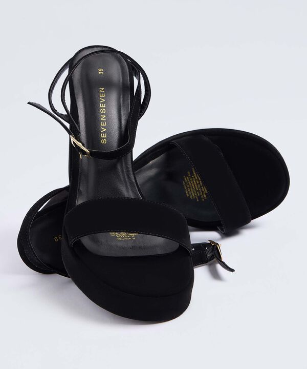 Tacones image number null