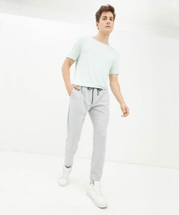 Joggers basicos para hombre image number null