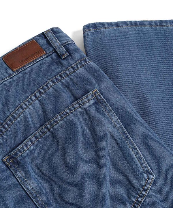 Jeans dama image number null