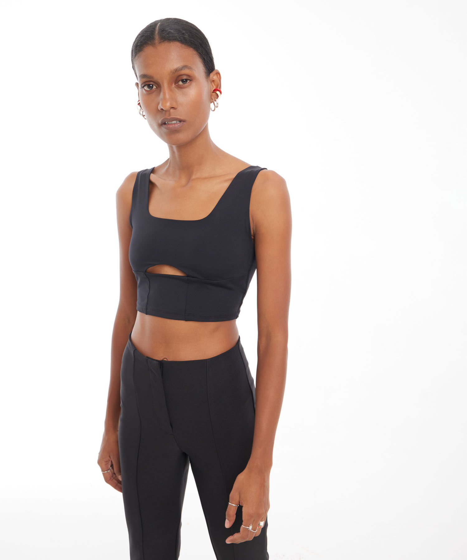 Camiseta Para Mujer Tipo Crop Manga Sisa Con Cut Out, Negro, hi-res