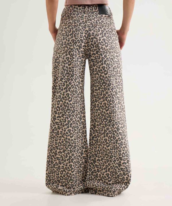 Jeans dama image number null