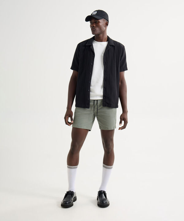 Bermudas para hombre image number null