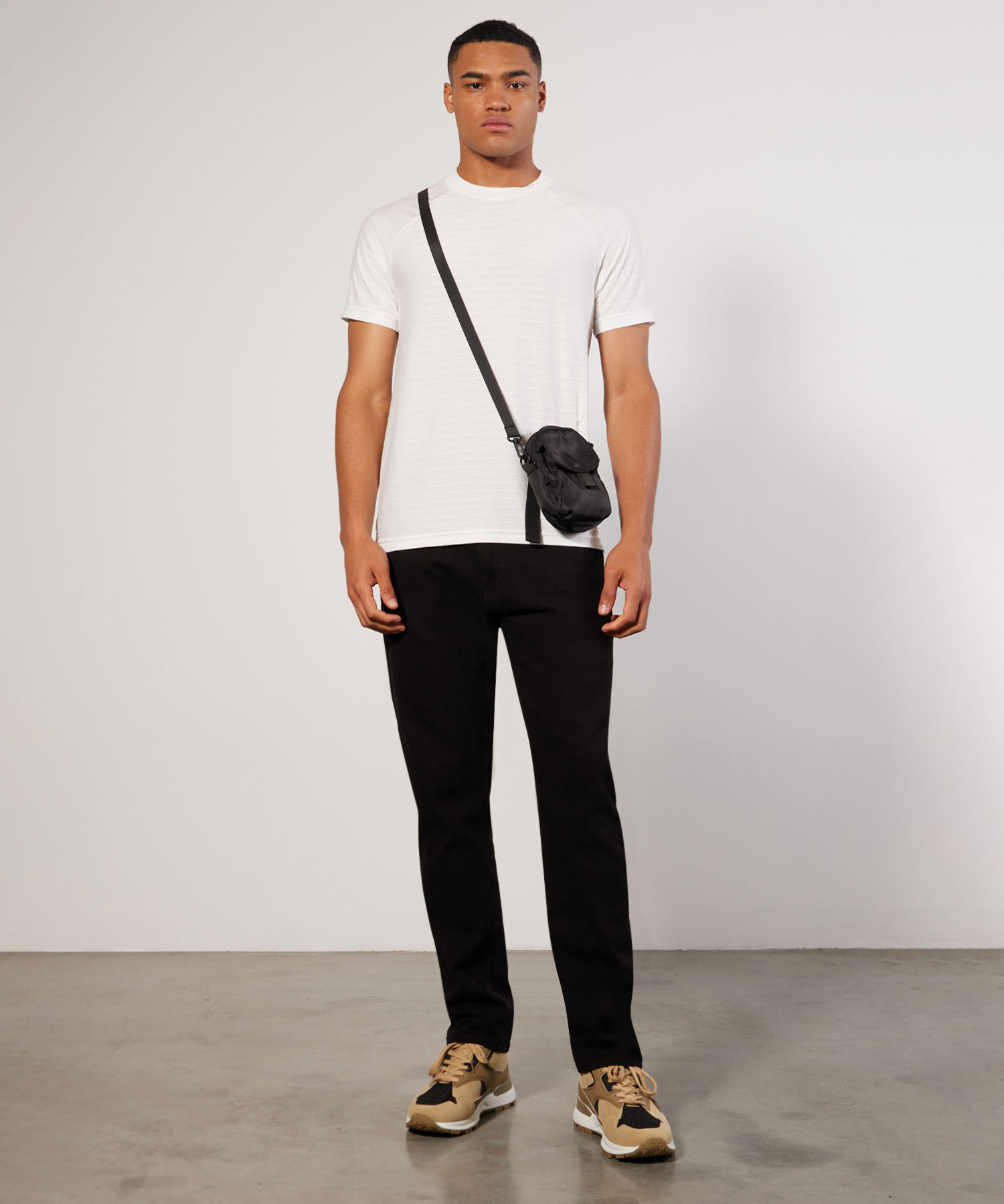 Comprar jeans hombre online 2025