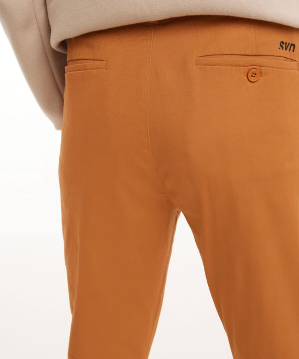 Pantalones basicos para hombre