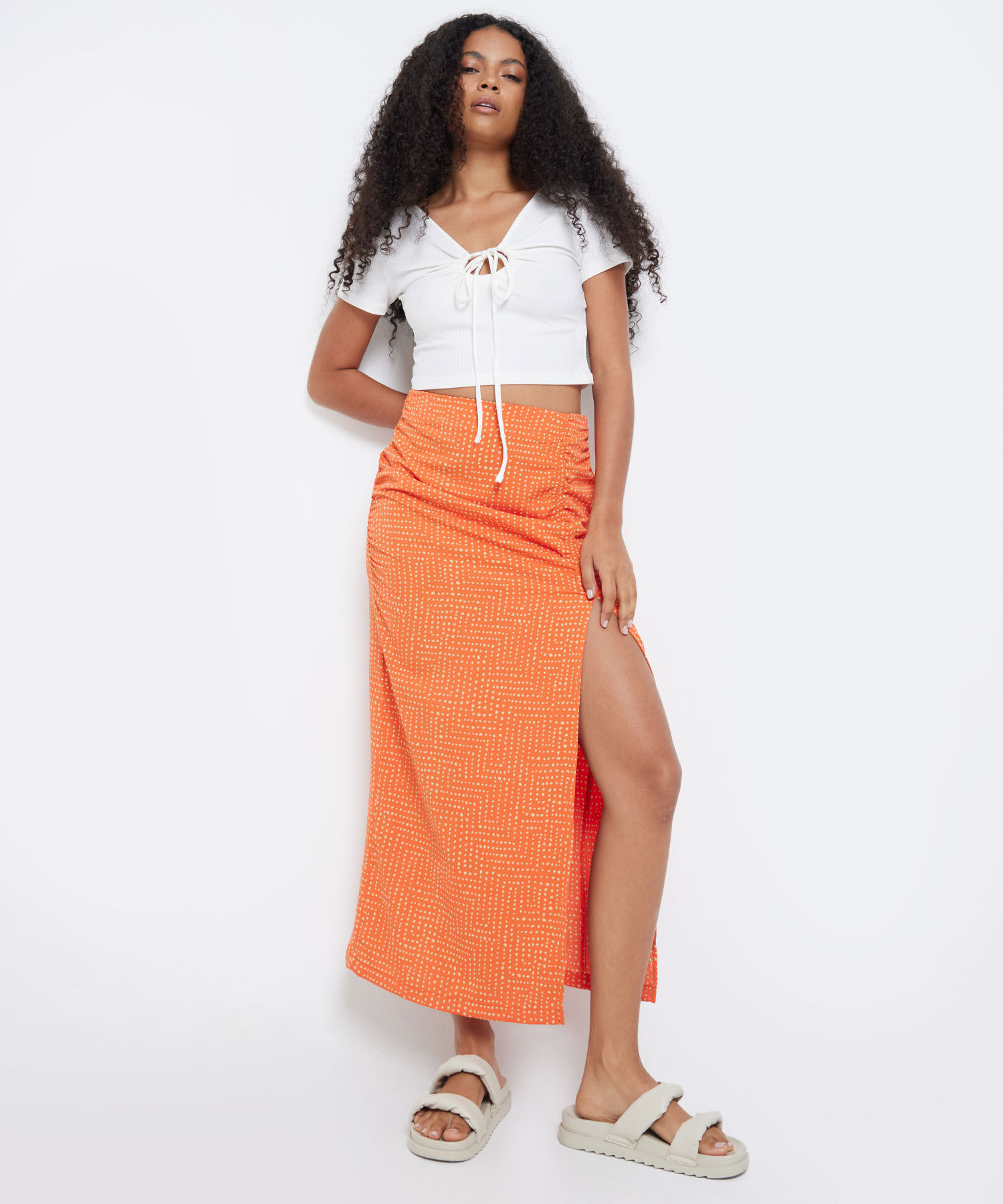 Camiseta Escotada En V Con Cut Out, Crudo, hi-res