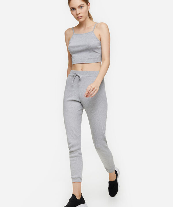 Pantalones basicos para mujer