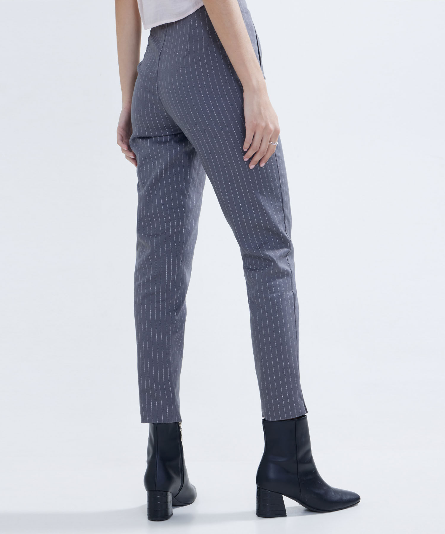 Pantalones básicos para mujer