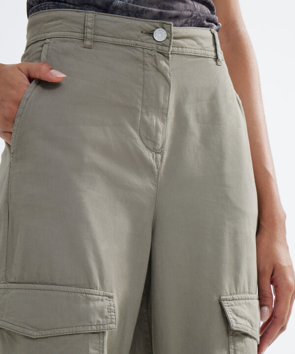 Pantalones para mujer image number null