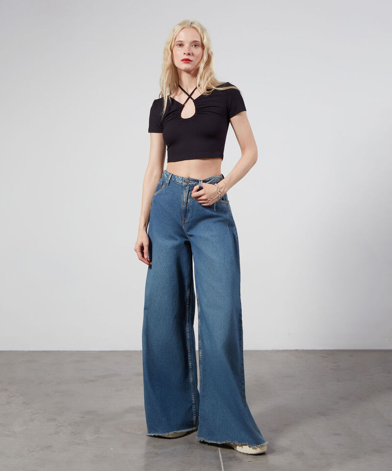 Camiseta Escotada En V Con Cut Out, Negro, hi-res