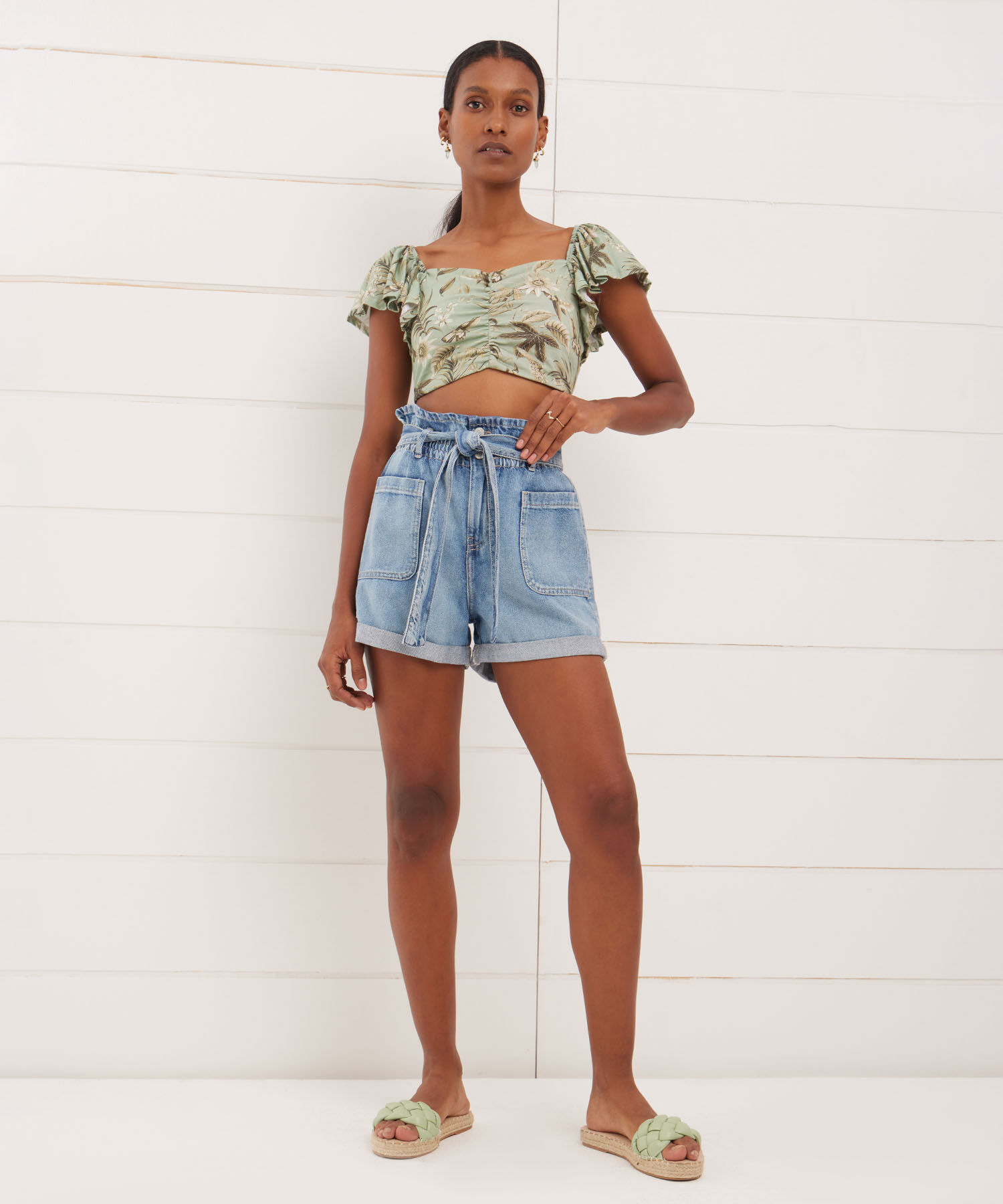 Camiseta Para Mujer Tipo Crop Manga Corta Con Recogido En Frente, VerdeClaro, hi-res